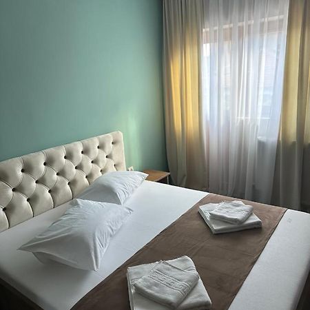 Hotel Freedom&Relax Buzau Exterior foto
