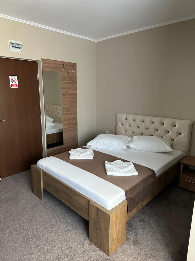 Hotel Freedom&Relax Buzau Exterior foto
