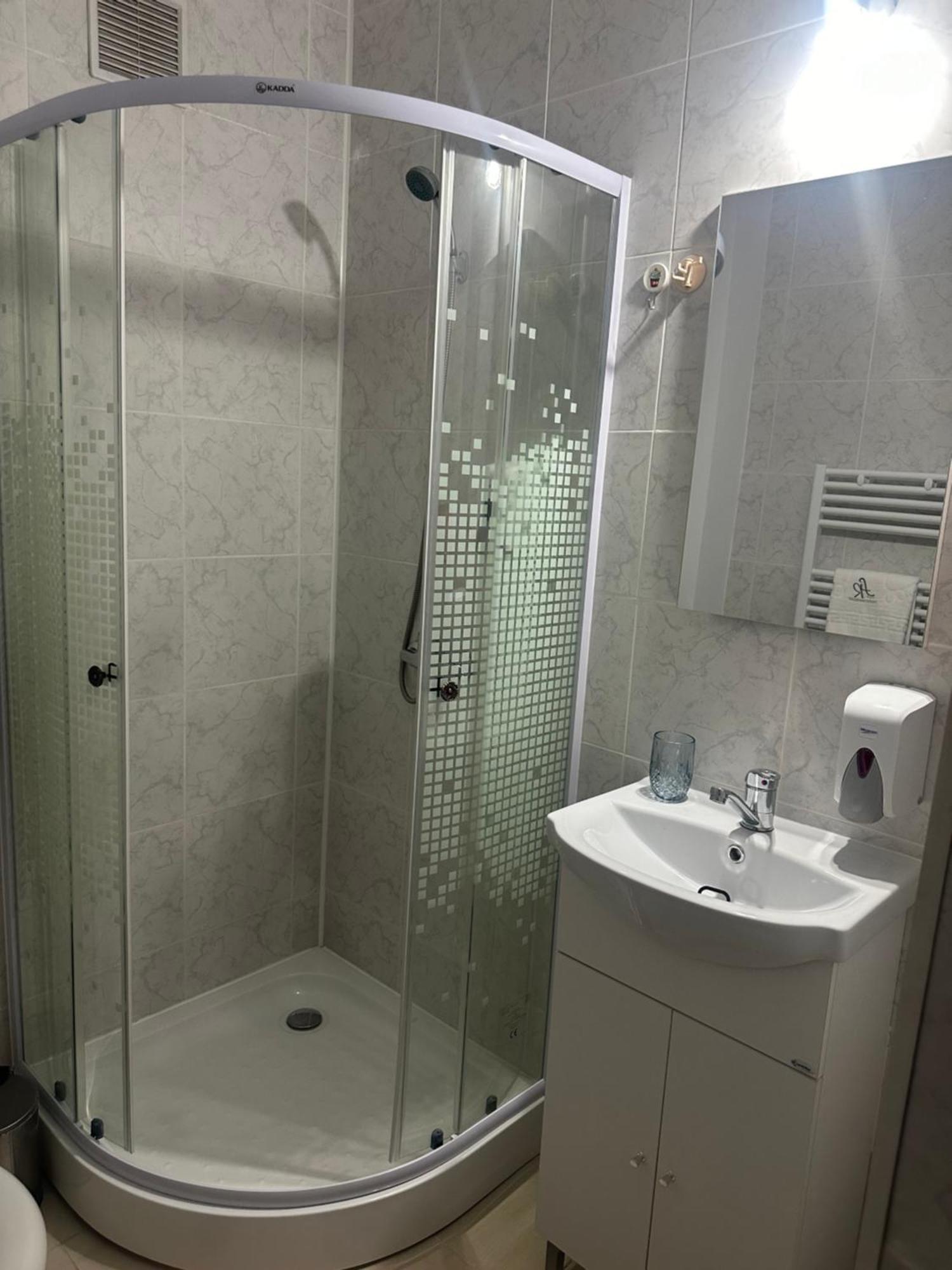 Hotel Freedom&Relax Buzau Exterior foto