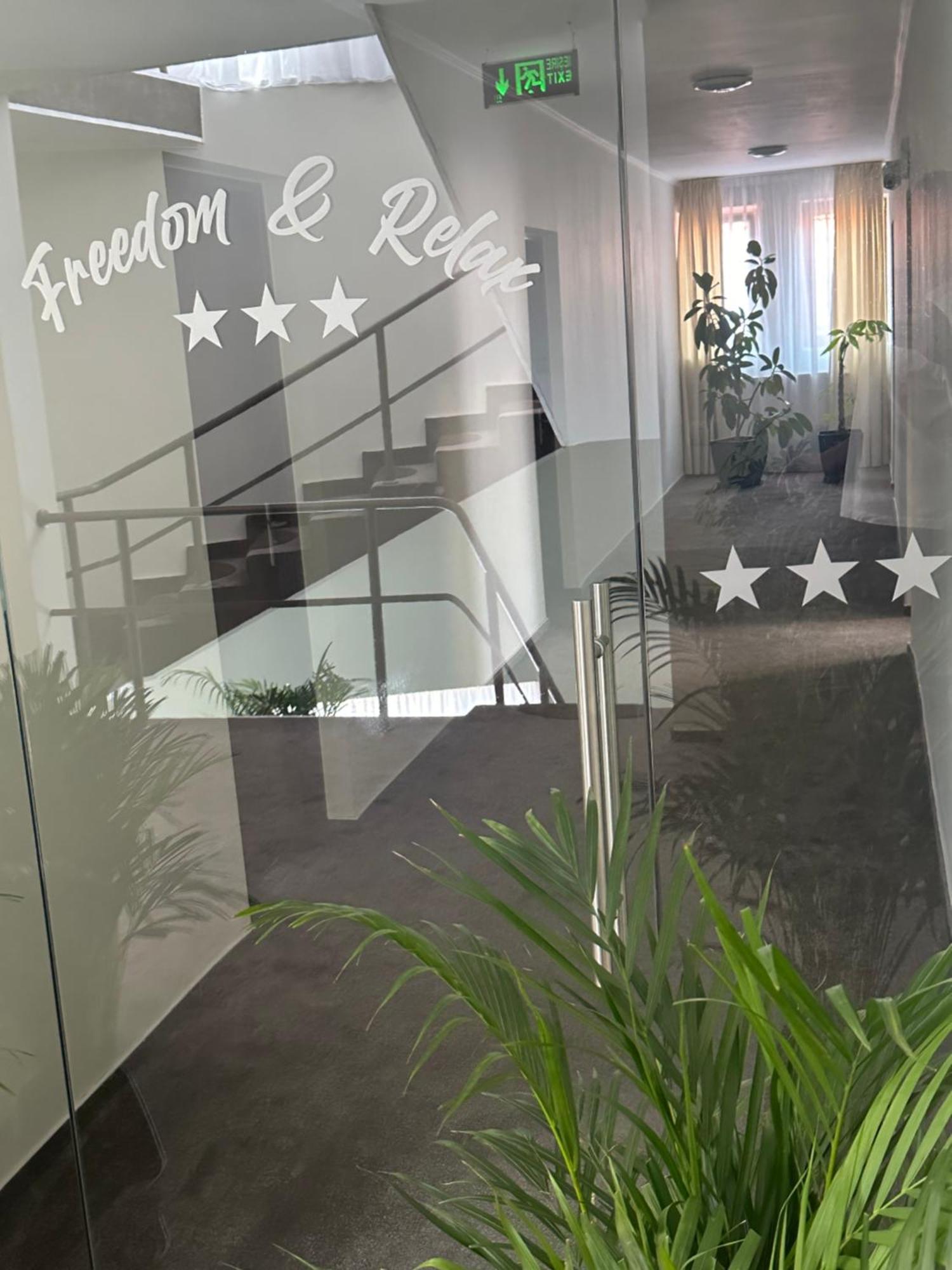 Hotel Freedom&Relax Buzau Exterior foto